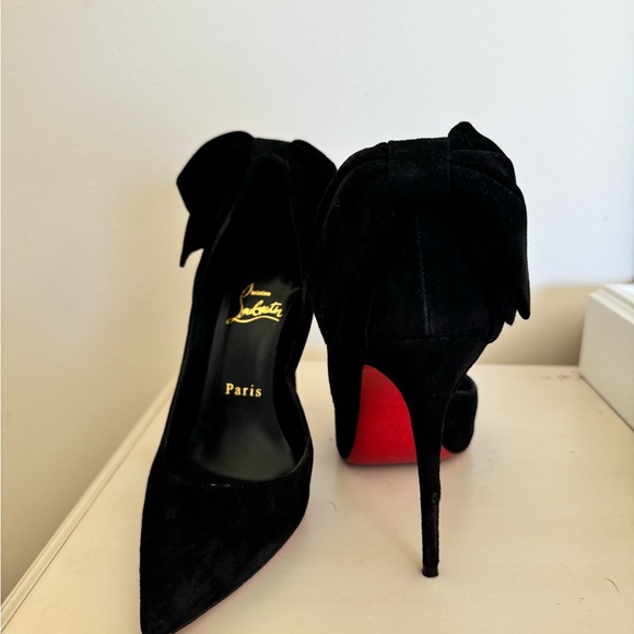 COPY - Christian Louboutin Rabakate Black Suede Pump with Bow - Picture 11 of 12